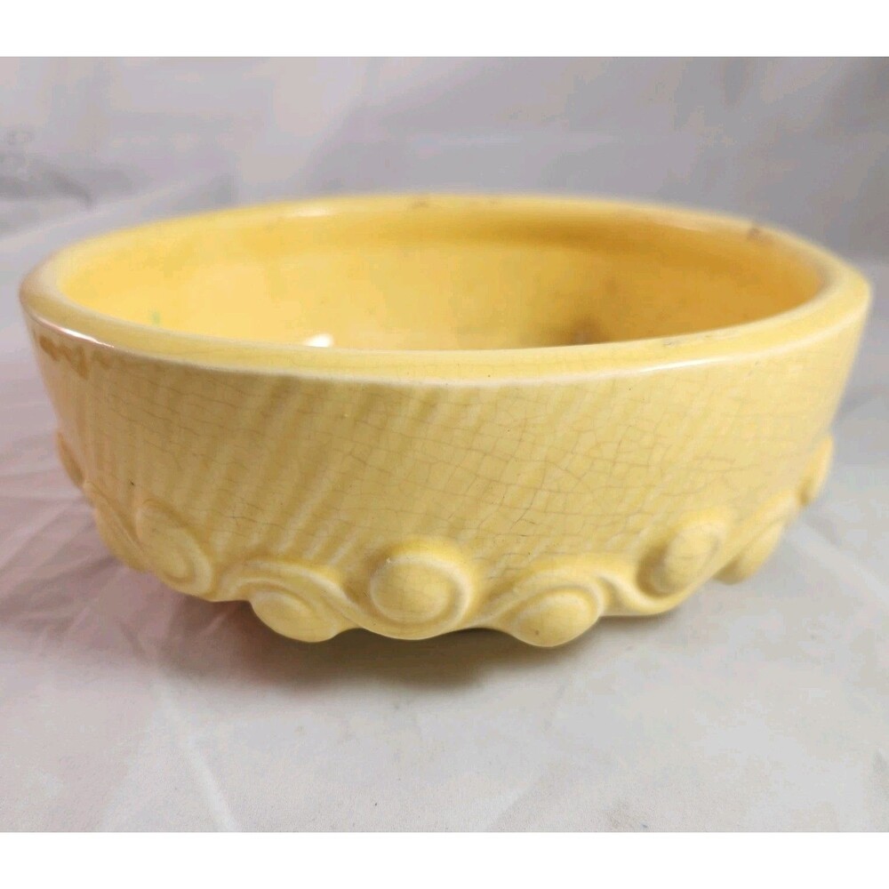 McCoy Pottery Yellow Bulb Planter Wave Knob Pattern USA Made